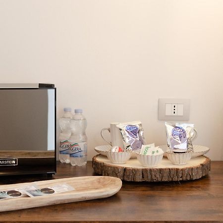 Aca Suite Luxury With Jacuzzi Adelfia Εξωτερικό φωτογραφία