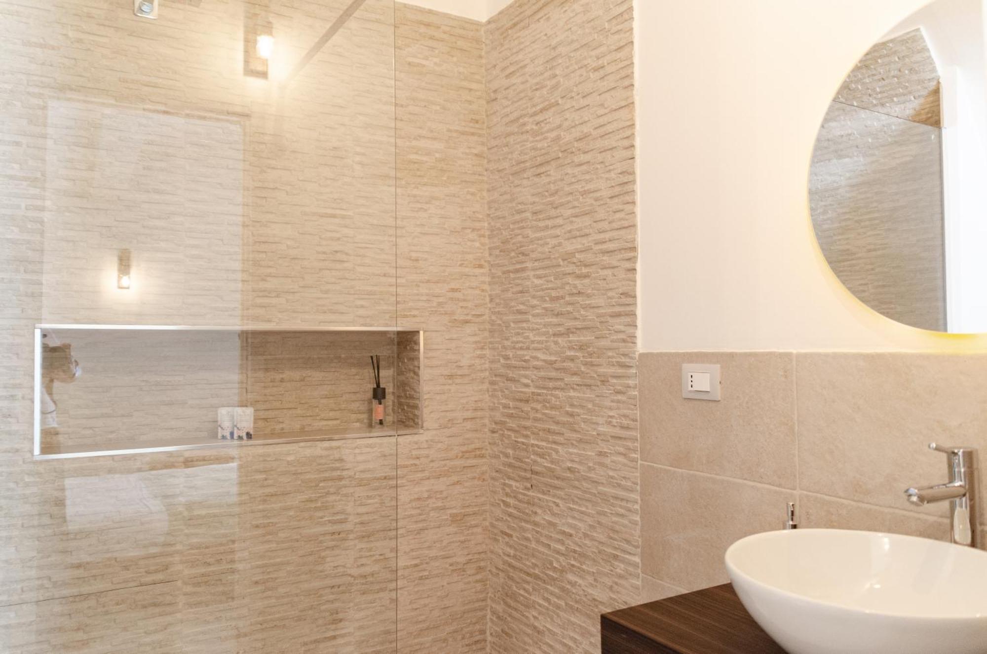 Aca Suite Luxury With Jacuzzi Adelfia Εξωτερικό φωτογραφία
